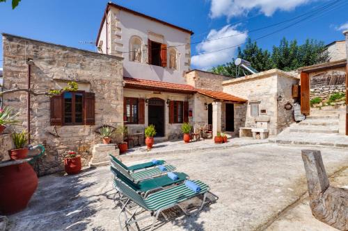Gavalochori Villa | Traditional Home Vereniki With Heated Pool - BY APOKORONAS VILLAS