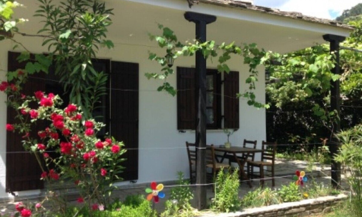 Golden Beach Villa | Traditional Villa with Wifi and Air Conditioning at only 150m from the Beach !