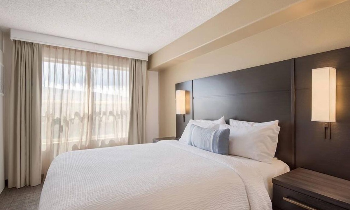 Reno/Tahoe Airport Hotel | Traverse Fleischmann Planetarium and Science Center! Two Captivating Units!