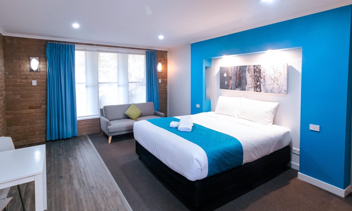 Cowes Hotel | Tropicana Motor Inn