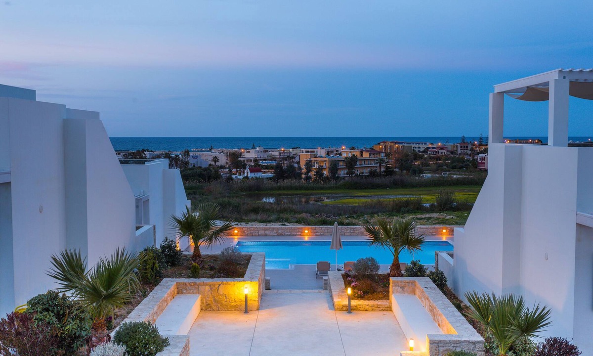 Paralia Kourna House | TSV 8, Modern 3 bedroom house close to the beach