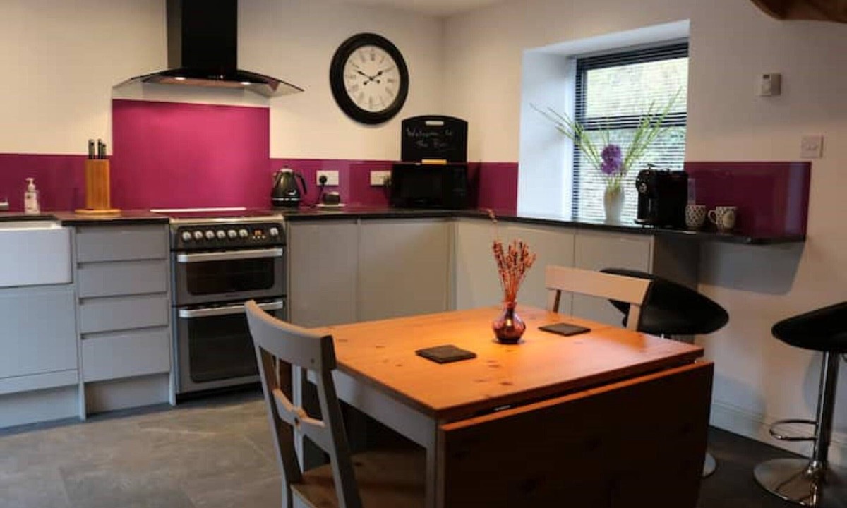 Olveston Apartment | Two bedroom barn conversion in Thornbury.