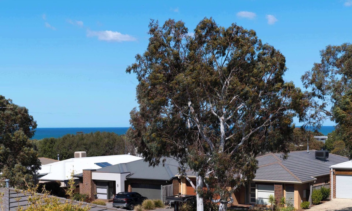 Torquay House | Ultimate Family Seaview Getaway - Pet Friendly