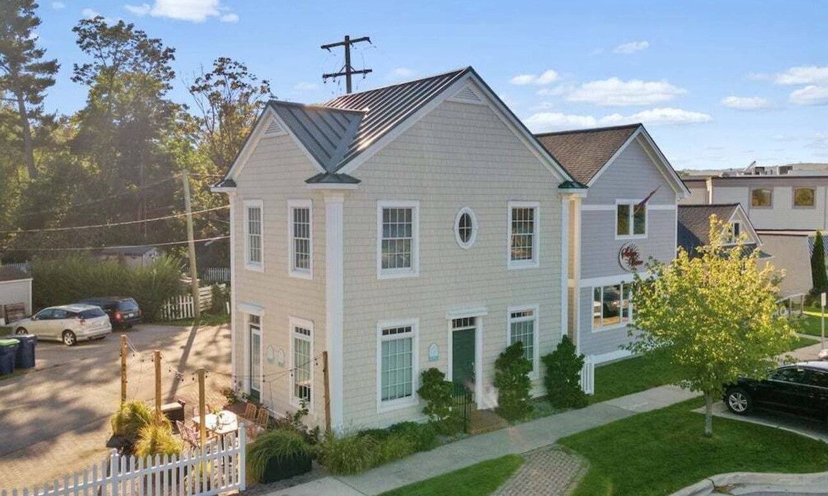 Traverse City Apartment | Urban Stay By The Bay: Downtown Pet-Friendly Home