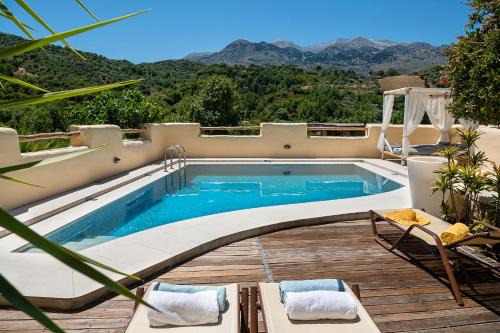 Loulos Villa | Verekinthos Villas - Pool, Hot Tub, BBQ, Kids Playground, Stunning Mountain Views