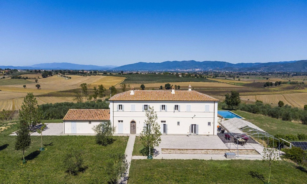 Cortona Villa | Villa Clanis - Eight Bedroom Villa, Sleeps 15