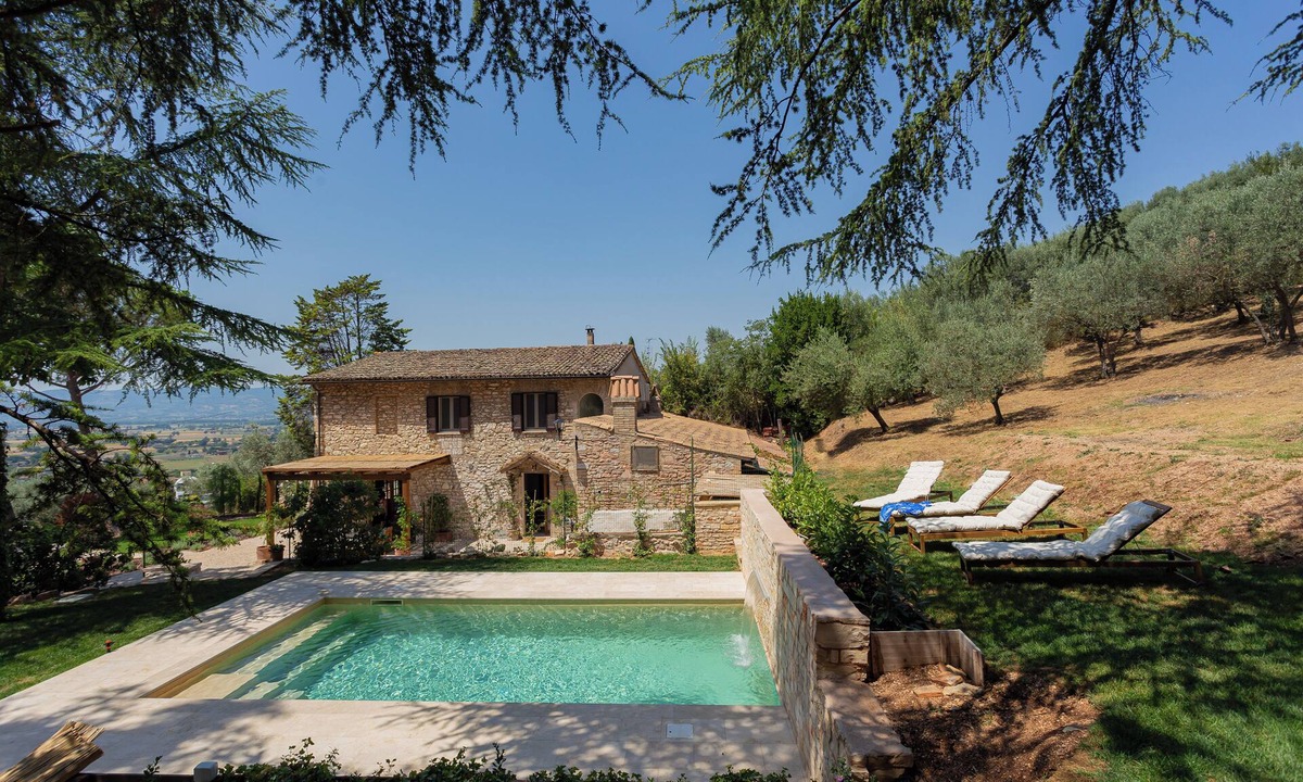 Spello Villa | Villa degli Olivi - 4BR Villa in Spello with Spectacular Pool and Olive Grove!