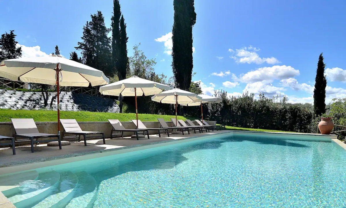 Barberino Val d'Elsa Villa | Villa in Linari with 6 bedrooms sleeps 14