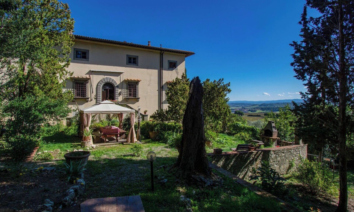 Rignano sull'Arno Villa | Villa in San Martino with 6 bedrooms sleeps 12