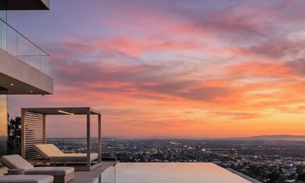 Trousdale Estates Villa | Villa Lisa By LuxJB 🏆 10 Bdr 20 Guests 🏆 Pickleball Court & Panoramic Views