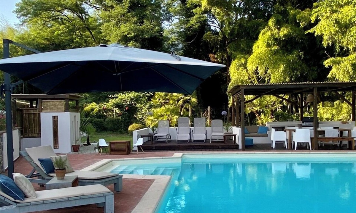 Capannori Villa | Villa Lucida, luxury private villa with large swimming pool and stylish terraces