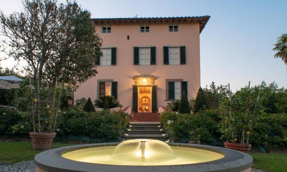 San Concordio di Moriano Apartment | VILLA OF GOOD HOPE. RELAX AND PRIVACY, GARDEN AND VIEW POOL.