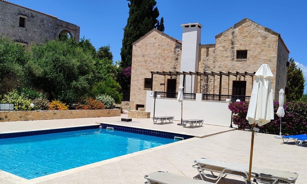 Douliana Villa | Villa 'Penelope - Luxury with A Soul' with Shared Pool, Wi-Fi and Air Conditioning