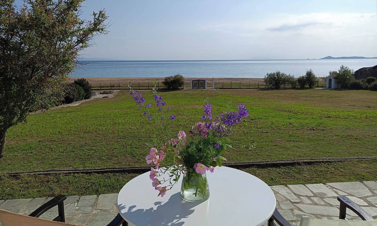 Aristotelis Villa | VILLA TOTTI Beachfront Villa with Direct Sea Access Perfect for Families