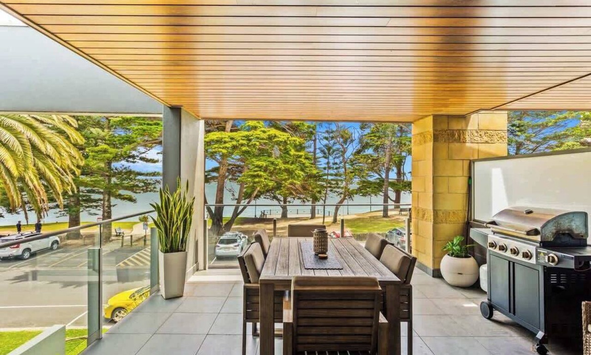 Cowes Apartment | Waterfront Apt, Gorgeous Views