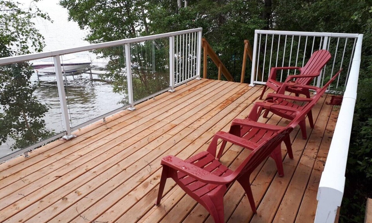Westerose Cabin | Waterfront cabin Pigeon Lake! August 14 -17 AVAILABLE