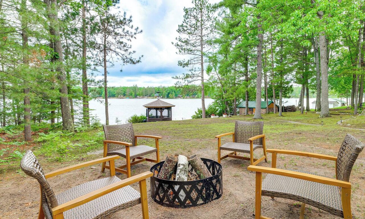 Lewiston Cabin | Waterfront Tee Lake Cabin: Dock, Fire Pit + More!