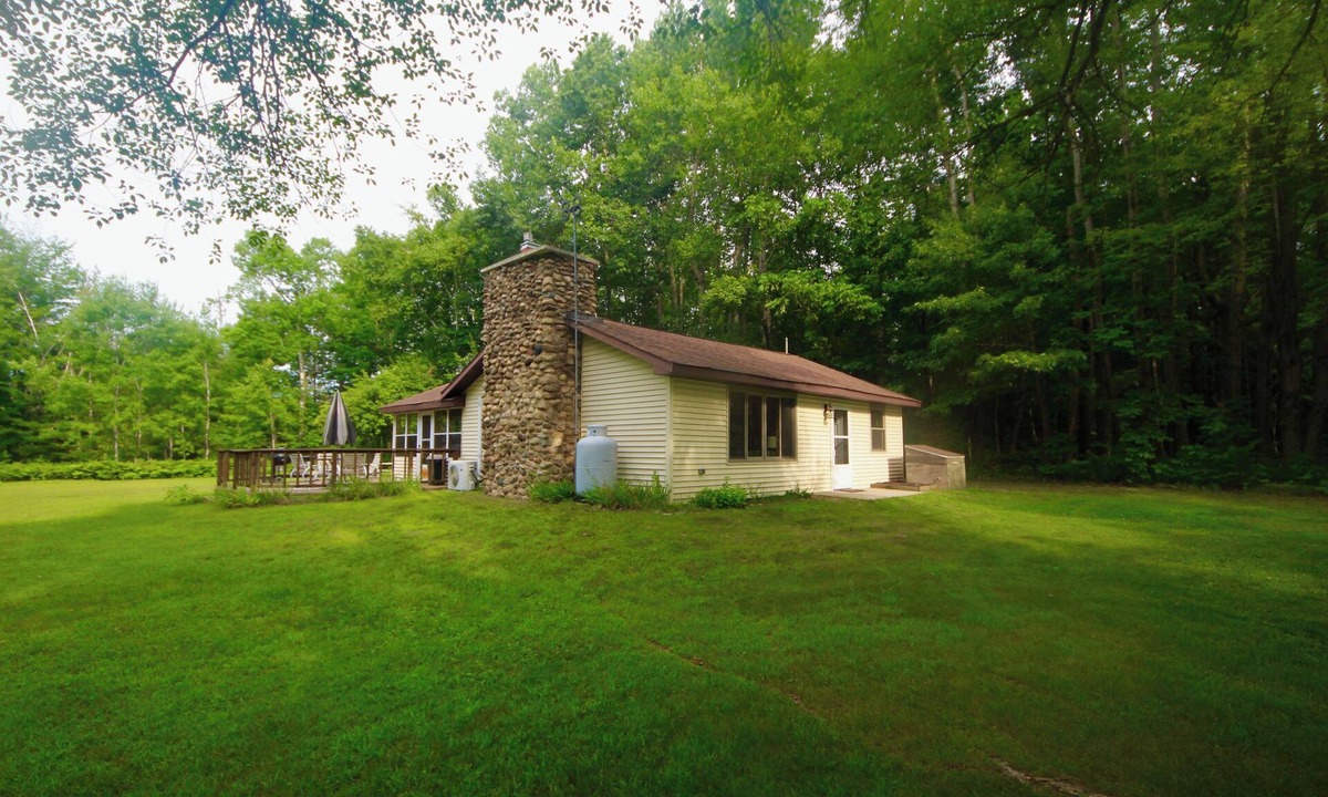 Brazeau Cabin | White Potato Lake Cabin Retreat
