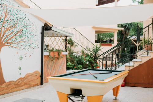 Ipsos Hotel | Wilde Rose Hotel