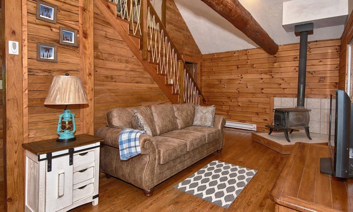 Rockbridge Cabin | Wildflower Cabin in Hocking Hills | Private, Cozy, Hot Tub Getaway
