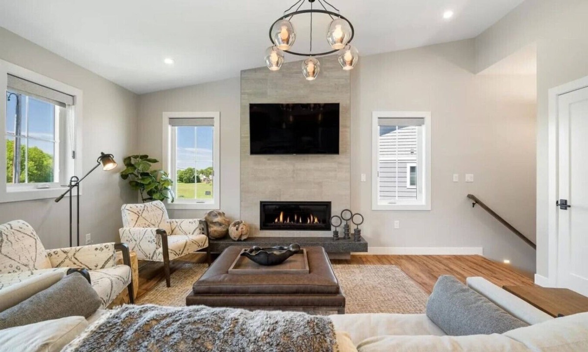 Plymouth Villa | Winner`s Circle | Luxury Stay Near Road America
