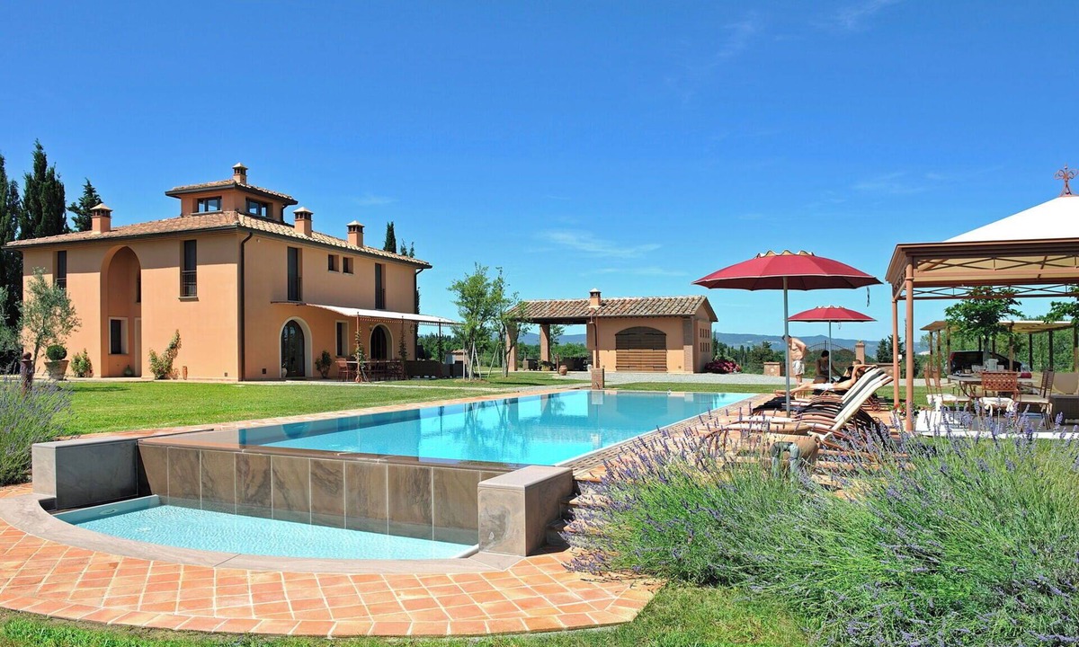 Peccioli Villa | Wonderful private villa for 11 people with WIFI, private pool, A/C, TV and veranda