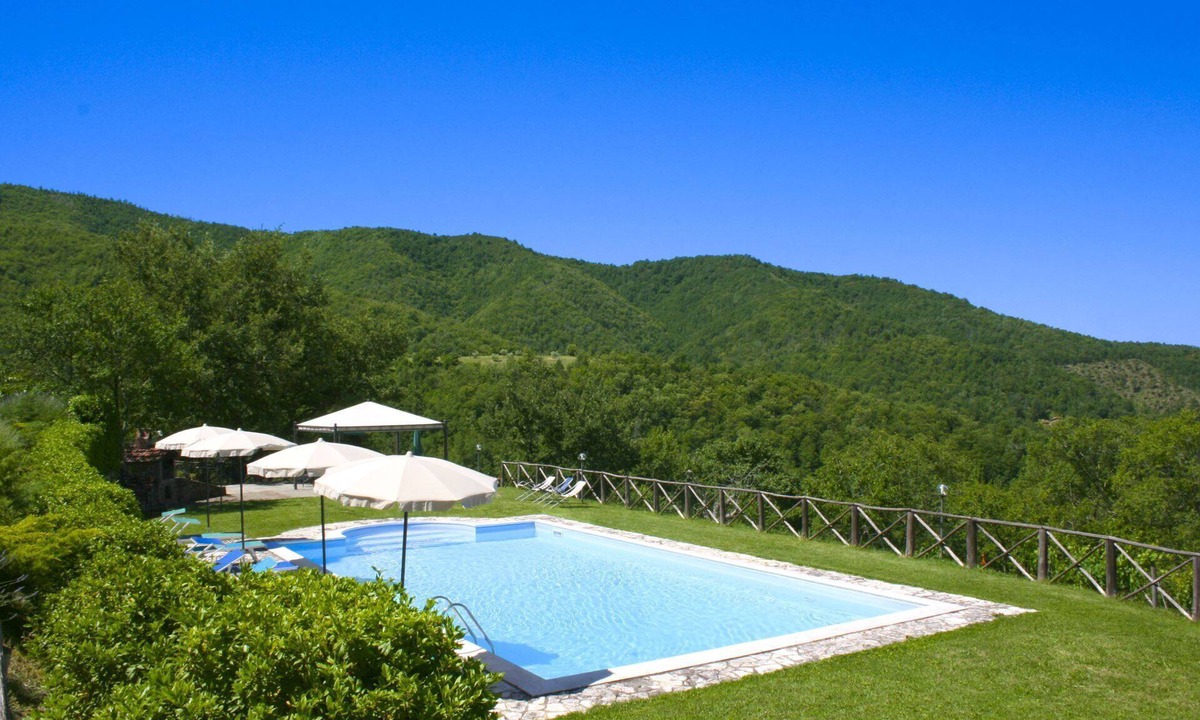 Pieve di Chio Villa | Wonderful private villa for 16 people with private pool, WIFI, TV and pets allowed