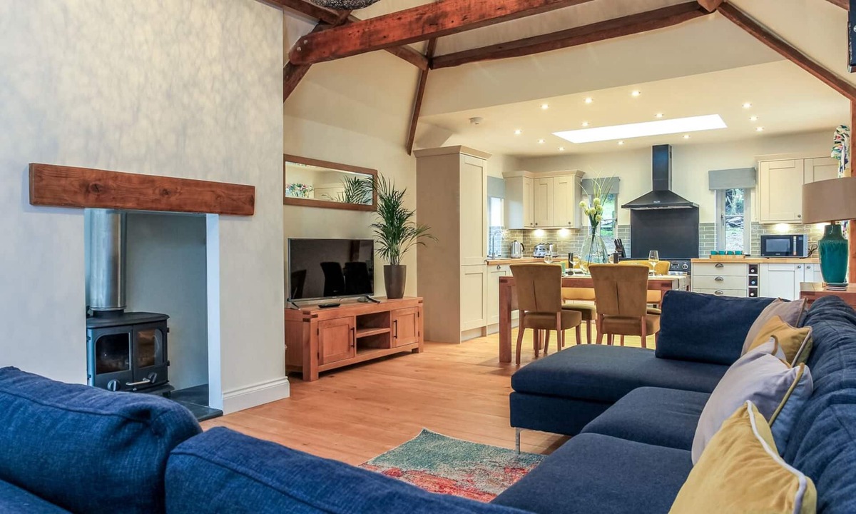 Upper Seagry Cottage | Woodmans Cottage @ Nables Farm