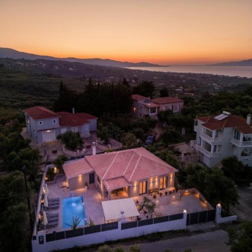 Planos Villa | Xenessa Elegant Villa, 4-Bedroom Private Pool Retreat by Villa Mana Gers