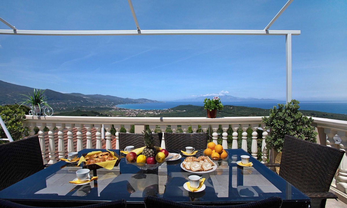 Meso Gerakari Villa | "Zante Sunset Vibes" Luxury Villa with Sea View, Private Balconies & Air Conditioning