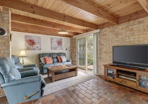 Bungunyah Apartments: Waratah in Croydon
