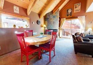 Homey Studio Loft near The Village! Private Washer/Dryer. Hot Tub On-site