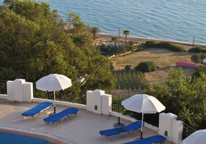 Studio Apartments Maria with Pool - Agios Gordios Beach