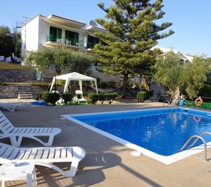 Frankis Agios Perithia 