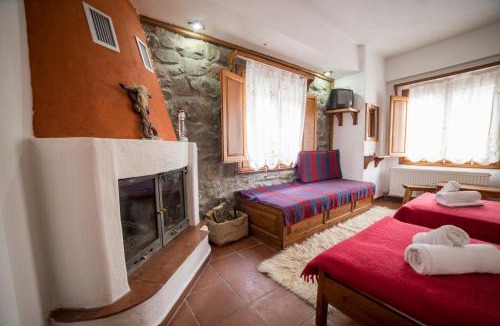 Neraidochori Ski Chalet | Πατρικό ολόκληρος ξενώνας entire stone guesthouse