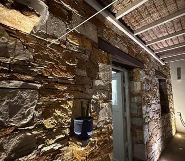 Vari Apartment | πετρινη κατοικια
