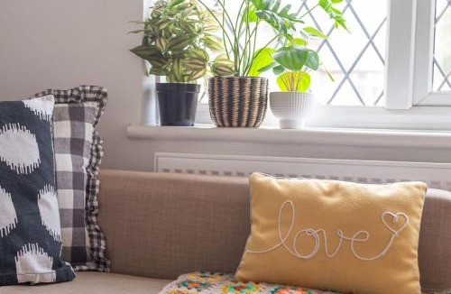 Shirley Apartment | #09 Stylish 2 bed Apart - Sleep 5 - fast Wi-fi - BHX NEC- " Perfect for Contractors and Families - Free Parking"