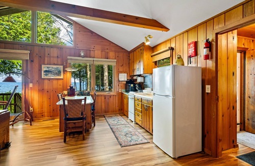 Sturgeon Bay Cottage | 1+ Acre/200 Feet of Lk Michigan Shoreline! -Aug 15-22/Labor Day Wknd Available!
