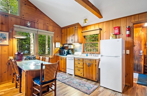 Sturgeon Bay Cottage | 1+ Acre/200 Feet of Lk Michigan Shoreline! -Aug 15-22/Labor Day Wknd Available!