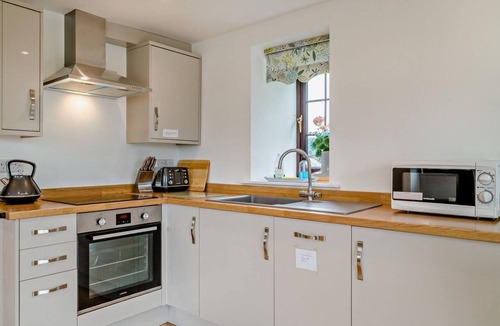 Stanton Drew Cottage | 1 Bed in Bristol (oc-72835)