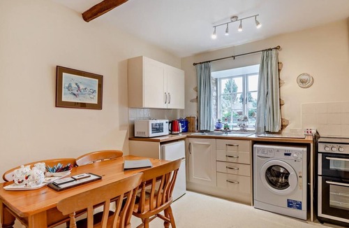Rendcomb Cottage | 1 Bed in Cheltenham (oc-44961)