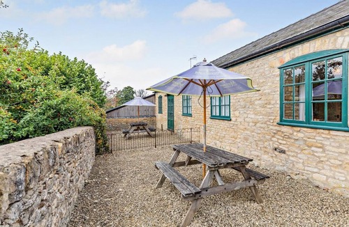 Rendcomb Cottage | 1 Bed in Cheltenham (oc-44961)