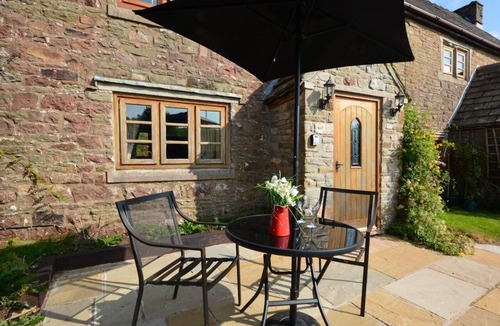 Lydney Cottage | 1 Bed in Lydney (oc-37217)