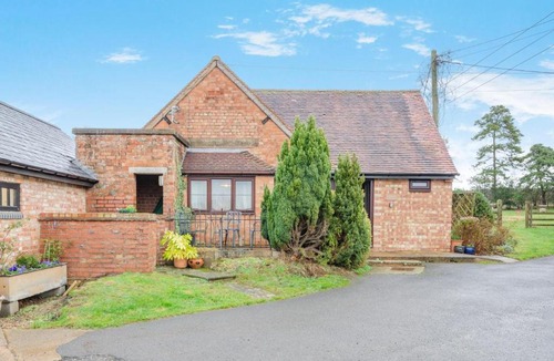 Quedgeley House | 1 Bed in Stratford-upon-Avon oc-g34446