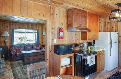 Tehachapi Cabin | 10 Mi to Tehachapi Mountain Park: Mtn-View Cabin!