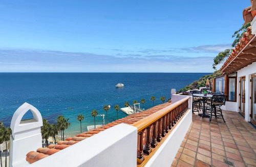 Avalon Apartment | 10-Star Property! Premium Ocean Views, Immaculate Corner Condo with Fireplace, New Golf Cart