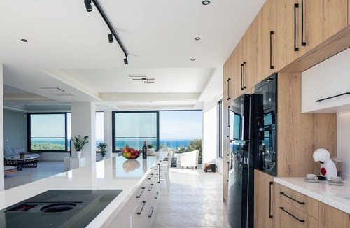Xiro Chorio Villa | 100m2 heated pool, absolute privacy and mesmerising views!