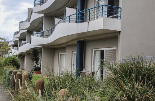 Cowes Apartment | 110 @ Waves Phillip Island. FREE WIFI & LINEN