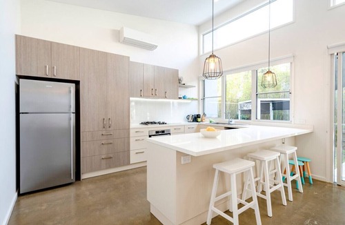 Ocean Grove Villa | 11AM CHECK-OUT - Ocean Grove Beach House 2 - Pets - Accessible!