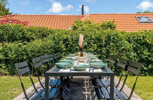 Keynsham House | 1641 Historic Farmhouse, Sleeps 16 · Bath/Bristol
